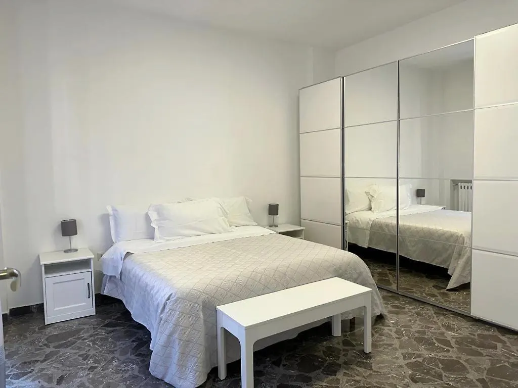 Lb&B Holiday Suite Downtown Bari Daire