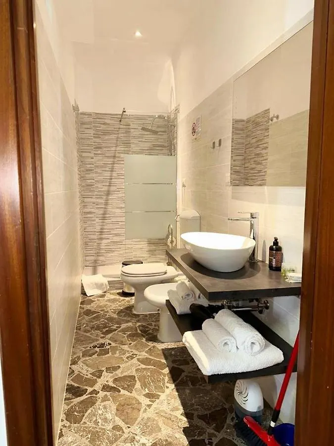 Daire Lb&B Holiday Suite Downtown Bari